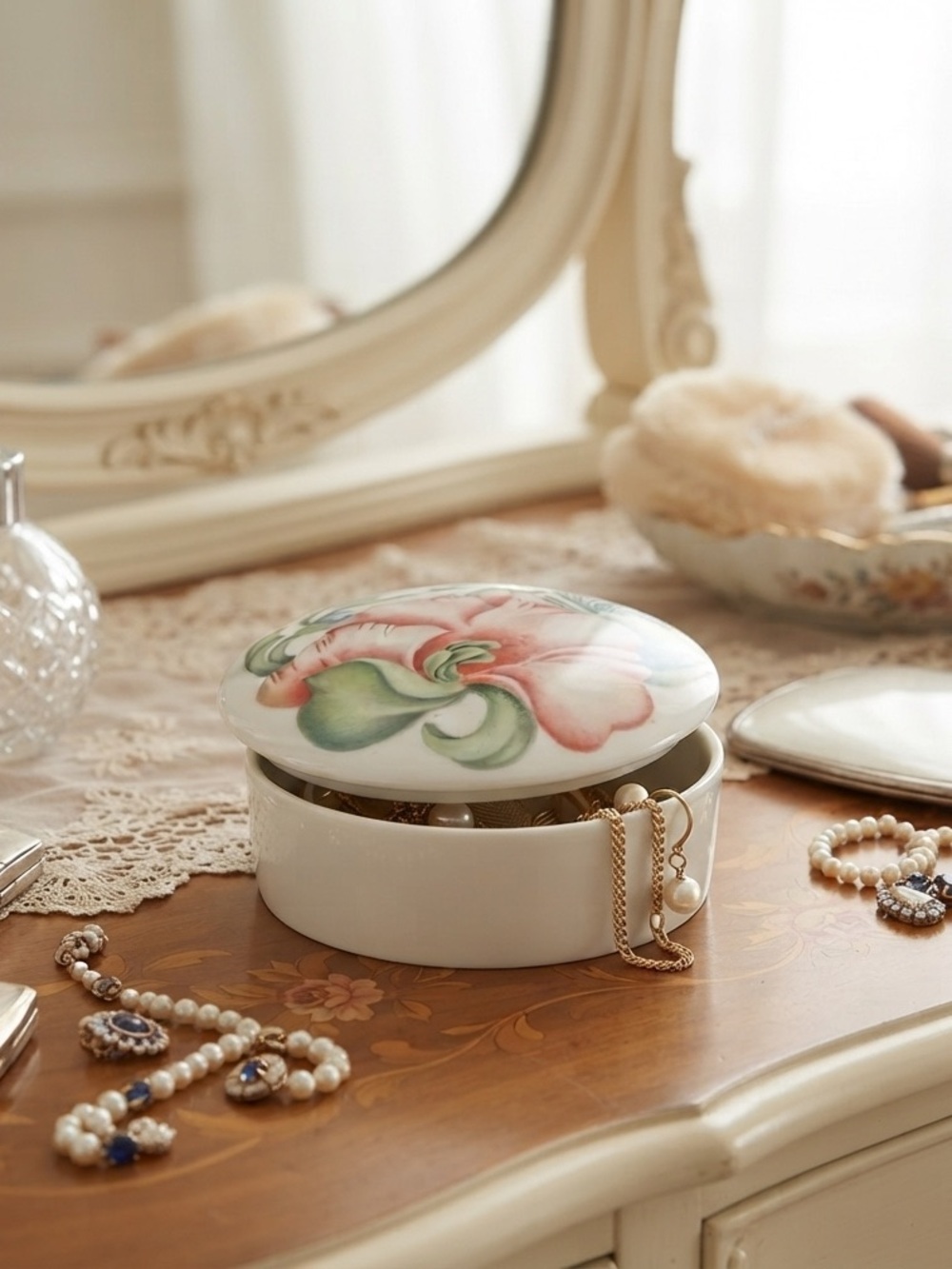 Vintage Limoges porcelain trinket box, likely a jewelry or keepsake box